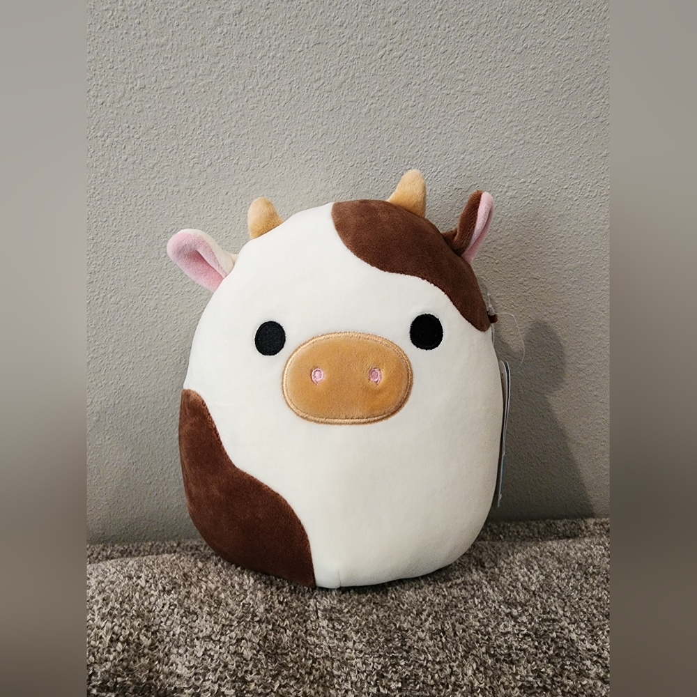 Ronnie the Cow 8" Squishmallow